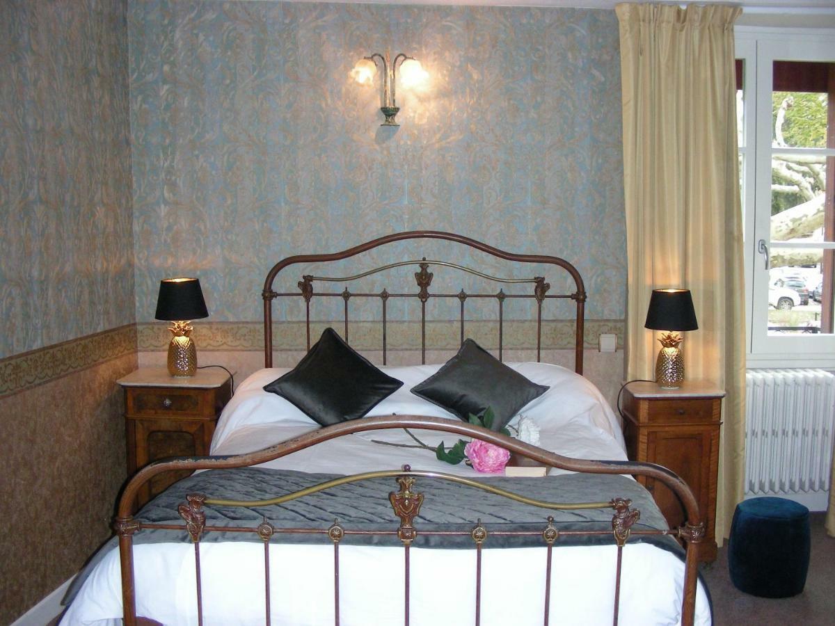 Hotel Le Baron Crémieu المظهر الخارجي الصورة
