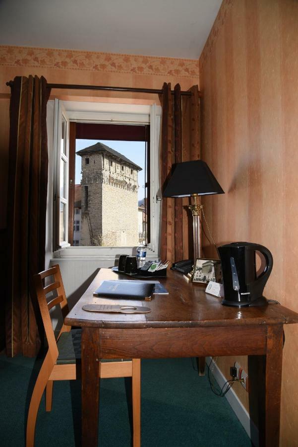 Hotel Le Baron Crémieu المظهر الخارجي الصورة