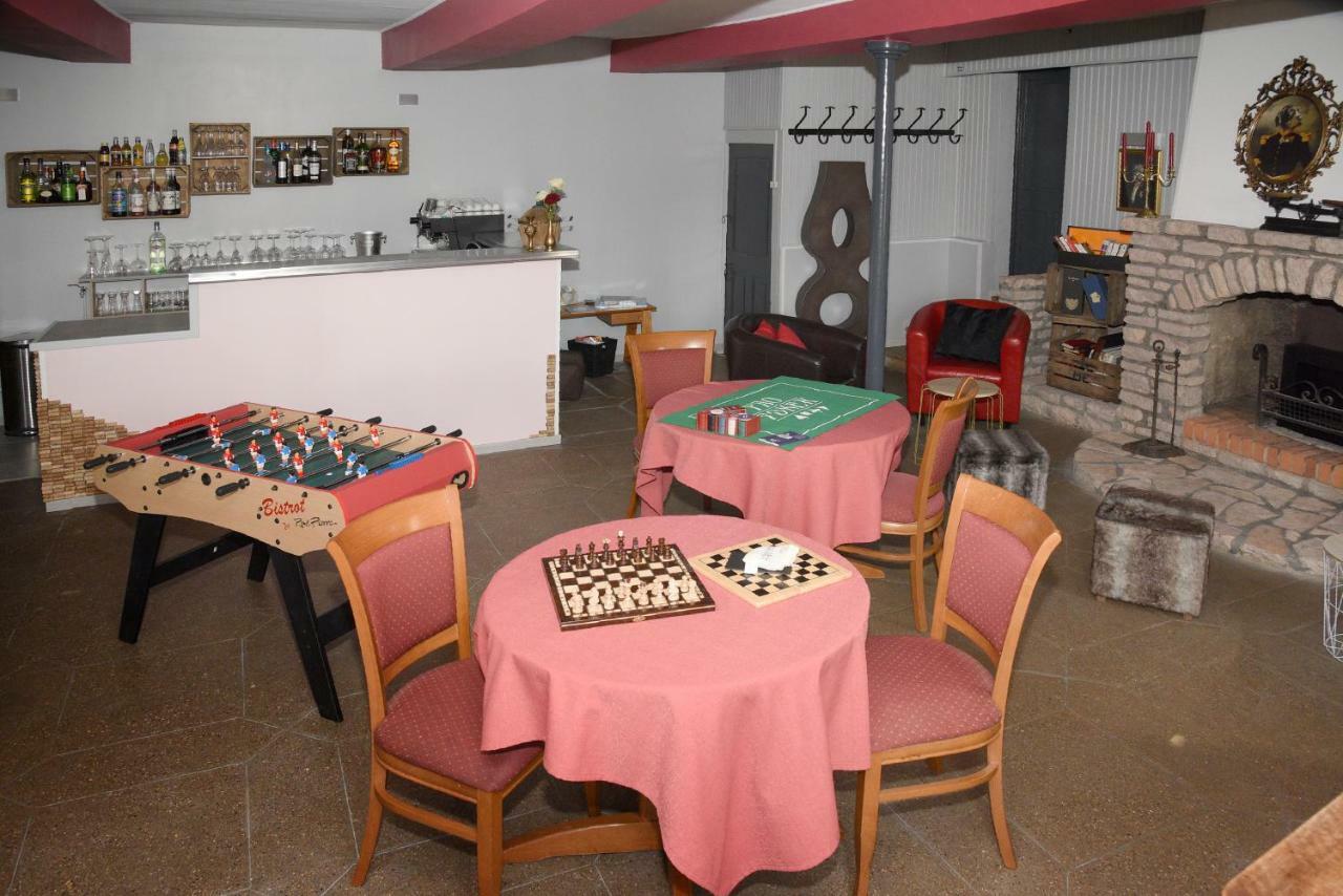 Hotel Le Baron Crémieu المظهر الخارجي الصورة