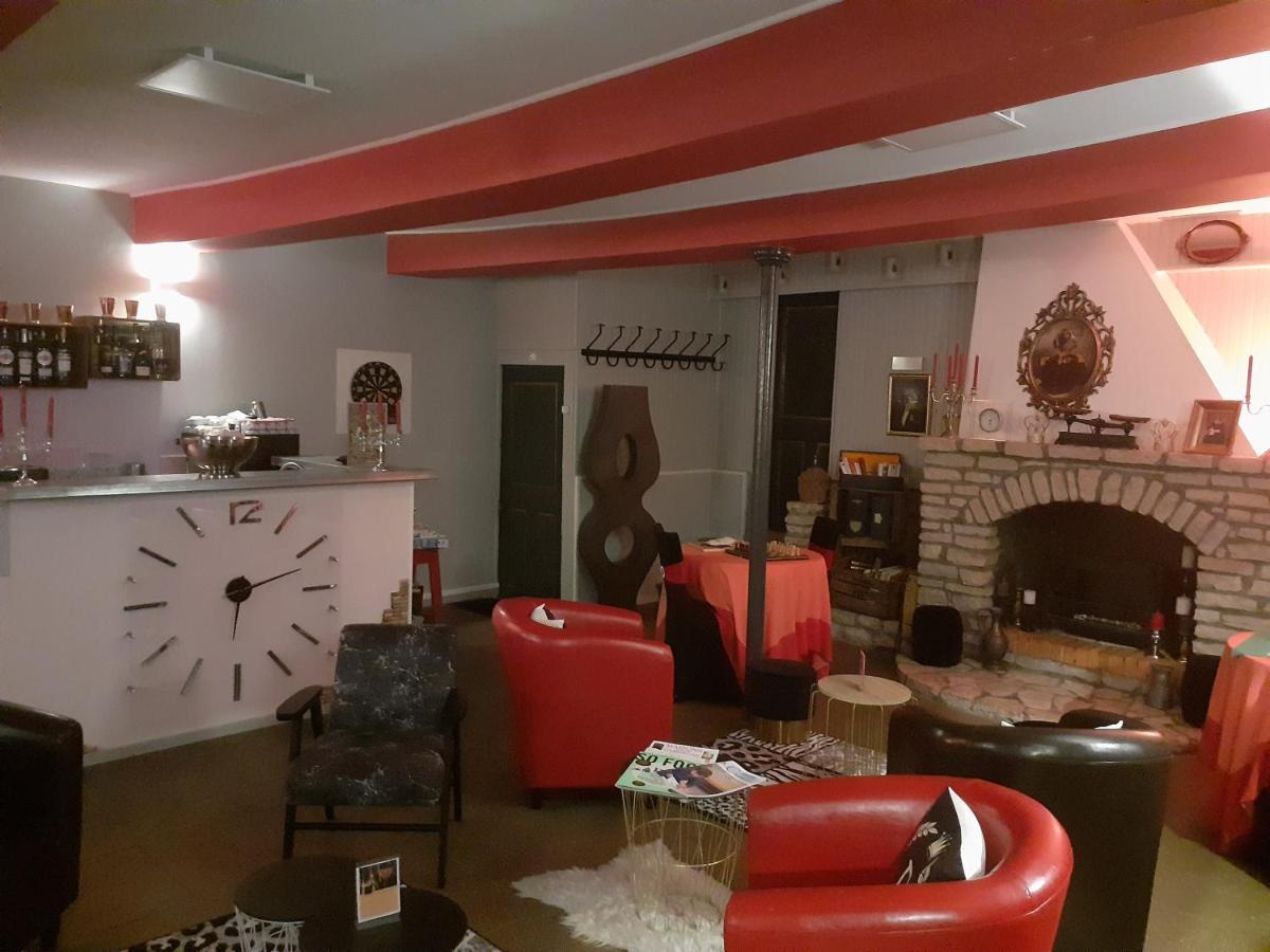 Hotel Le Baron Crémieu المظهر الخارجي الصورة